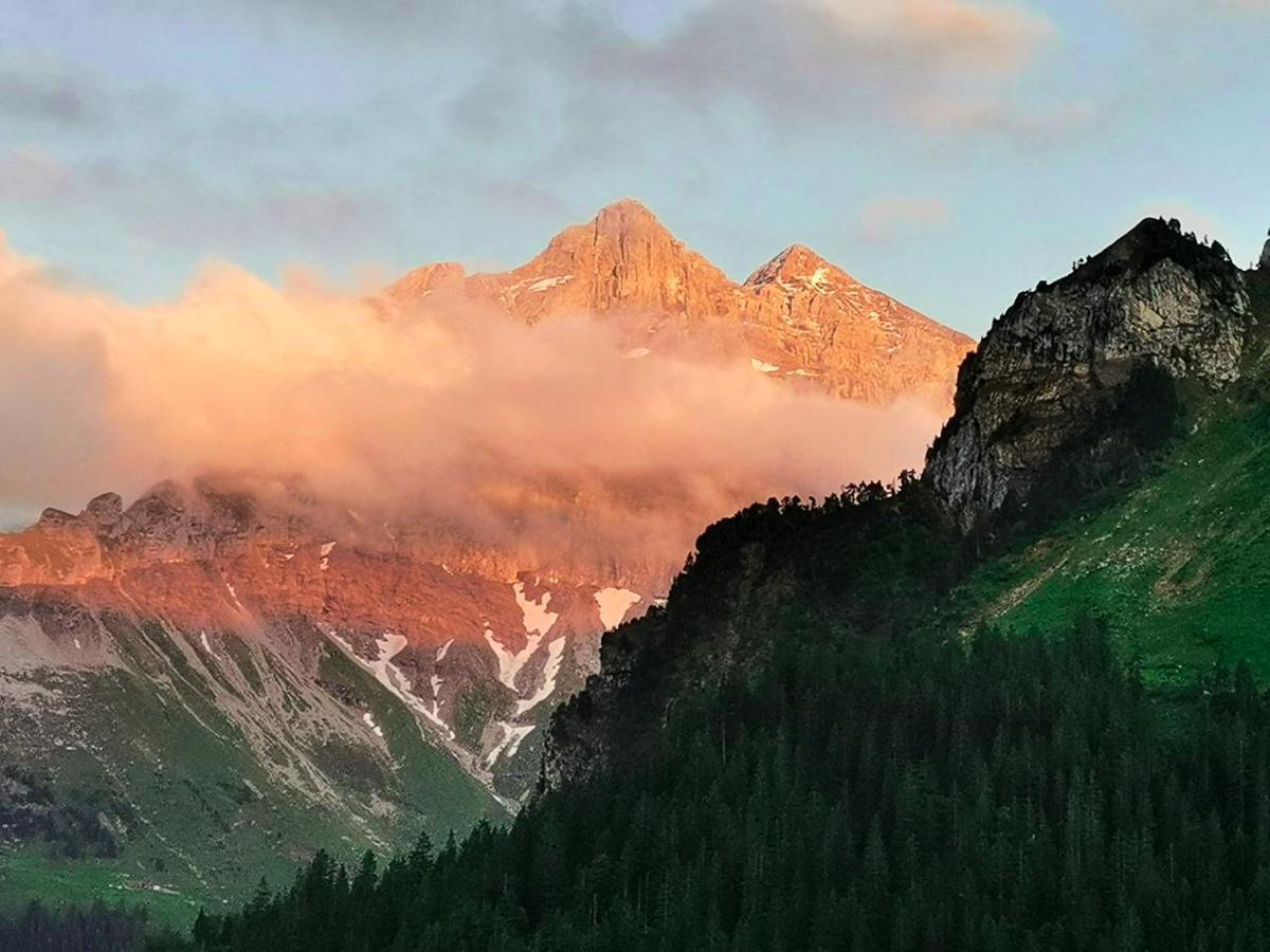 Отель Berggasthaus Gitschenen Изенталь Экстерьер фото