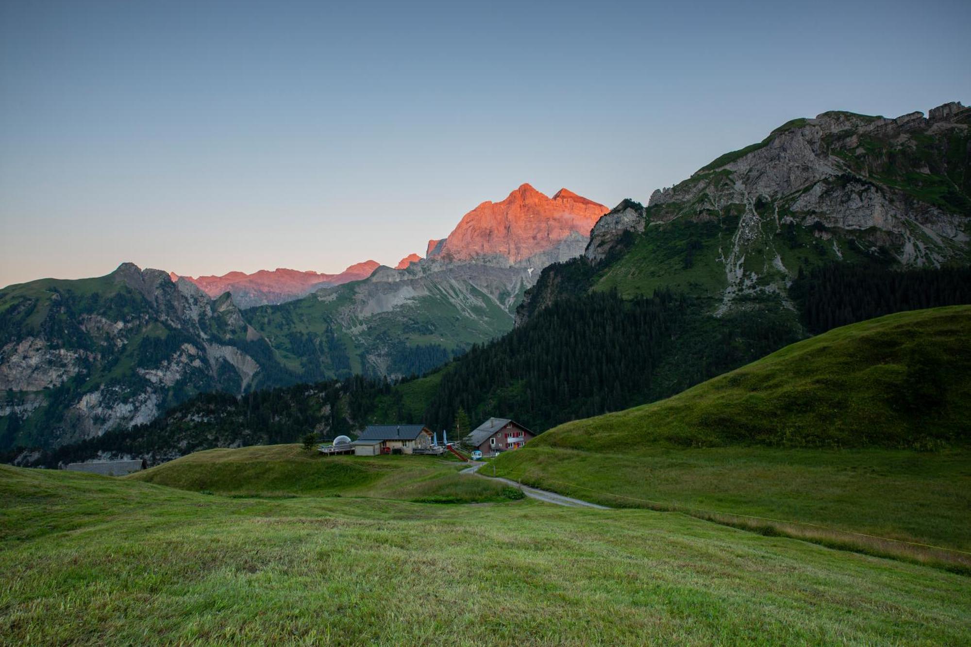 Отель Berggasthaus Gitschenen Изенталь Экстерьер фото